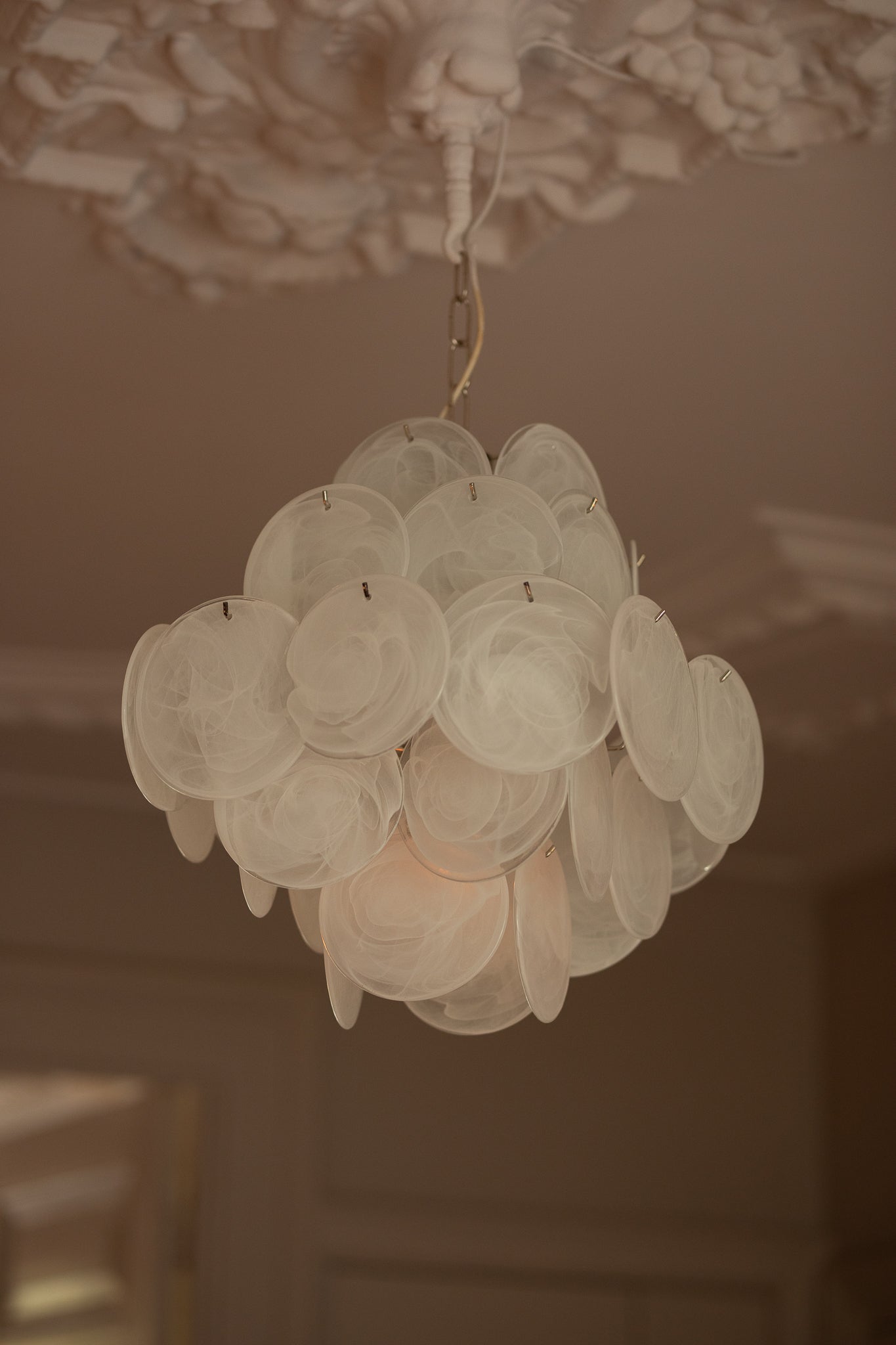 Chandelier Aurora alabaster white - medium